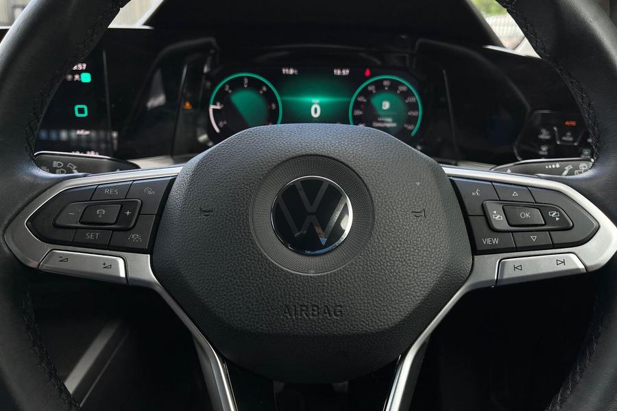 Volkswagen GOLF Photo autoimg-98aa18b51ec5a4ba7f6c70d48ca18be1bb957903.jpg