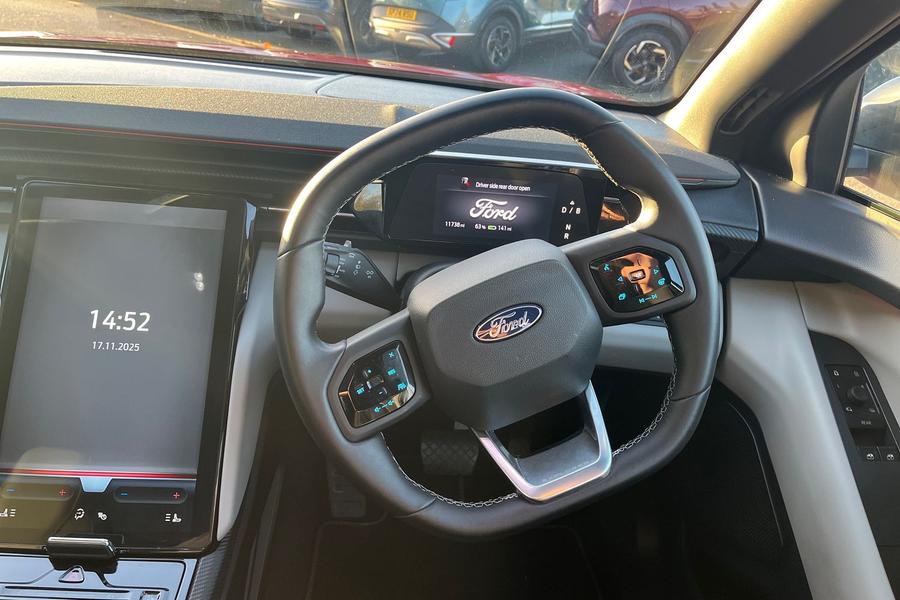 Ford Explorer Photo autoimg-98b10af82a3bf507ebdabdd7d7e9e070a56dbdec.jpg