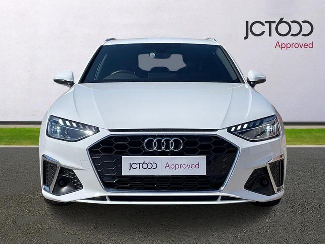 AUDI A4 Avant Photo 8