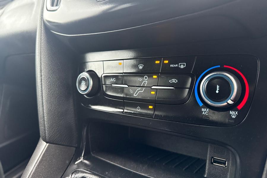 Ford Focus Photo autoimg-98ba115251c8e3c82d4c2762c4b8fe76bc8fb051.jpg