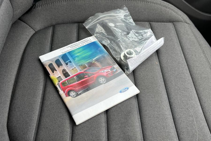 Ford GRAND TOURNEO CONNECT Photo autoimg-98bb31bbb814f746f5a2515c03b401b1de50b50d.jpg