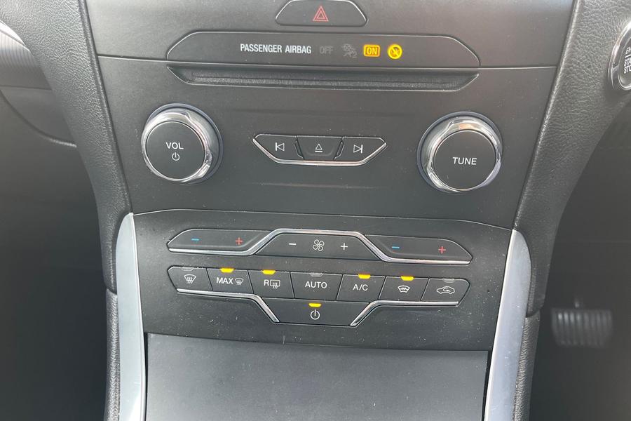Ford Galaxy Photo autoimg-98bbf2b290b45e1157a9c5cb99170413c31633a1.jpg
