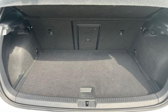 Volkswagen Golf Photo autoimg-98bec0142502f17824256a3126800875ded47c52.jpg