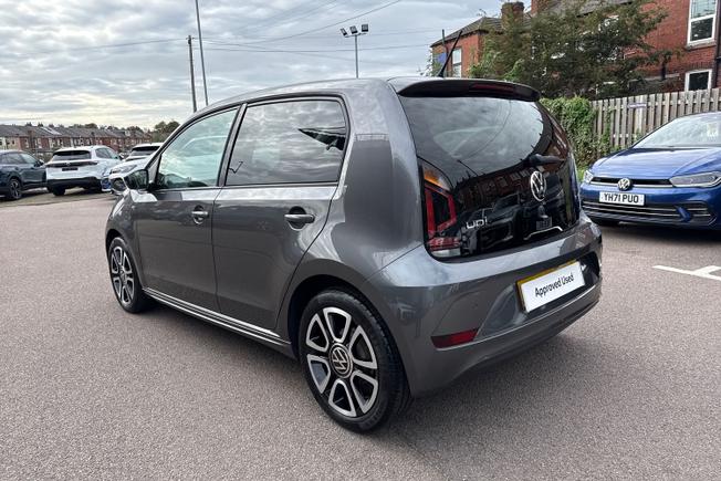 VOLKSWAGEN Up Photo 23