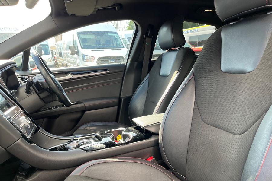 Ford MONDEO Photo autoimg-98c9ffcb3e4fb2c930290ff28cb98beb9116cf42.jpg