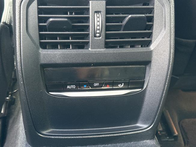 BMW 3 Series Photo 32
