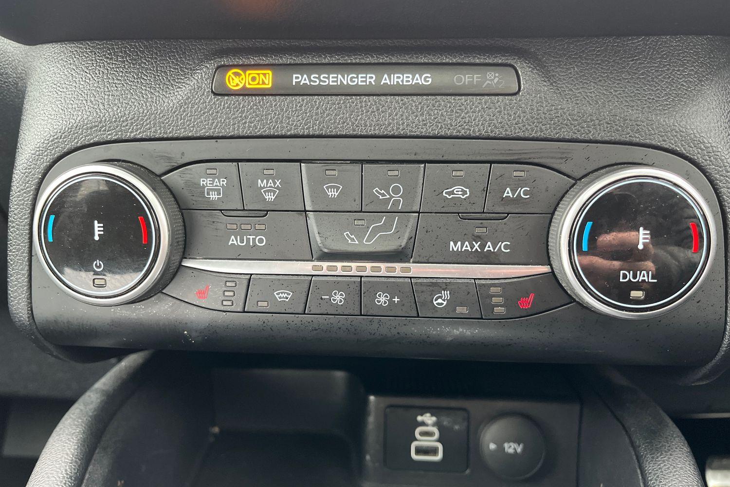Ford KUGA Photo 26