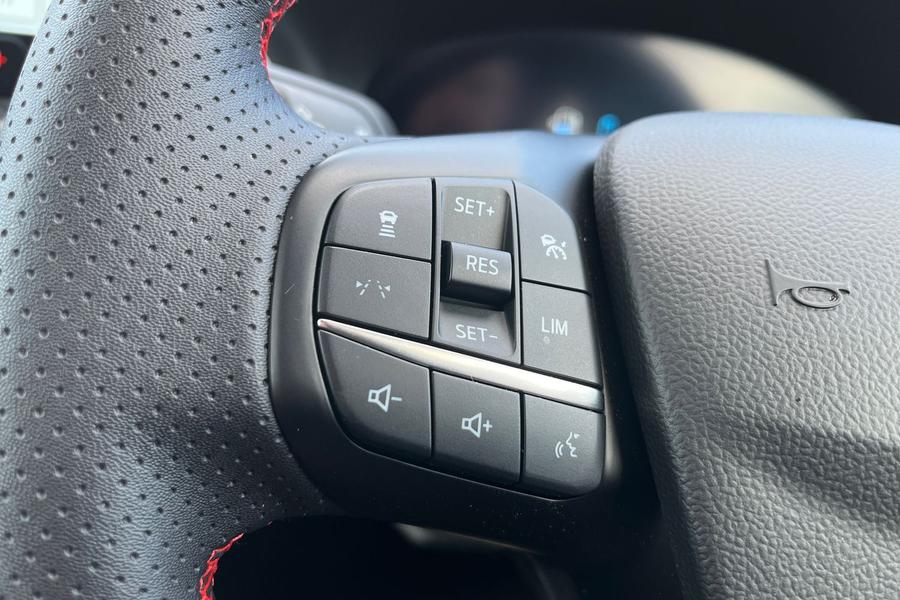 Ford KUGA Photo autoimg-98cf8bece048b50d83463b42179a32689fd0a66e.jpg