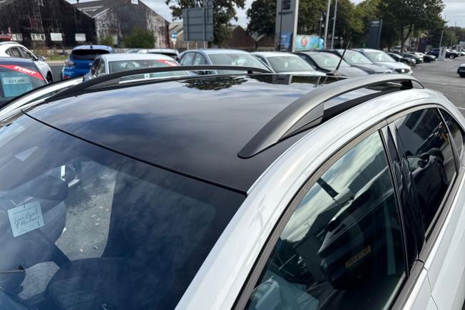 VOLKSWAGEN Taigo Photo 37