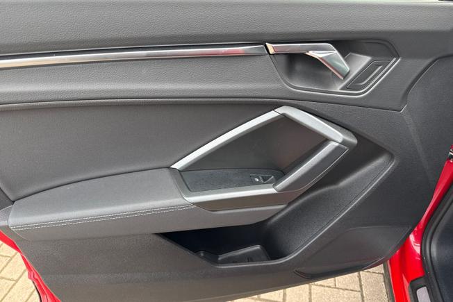 Audi Q3 Photo 38