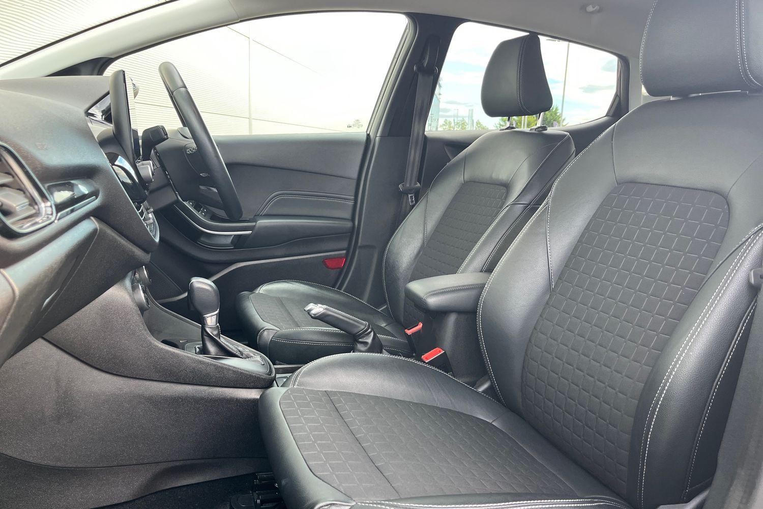 Ford Fiesta Photo 18