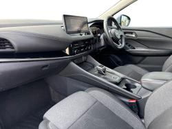 NISSAN Qashqai Photo 2