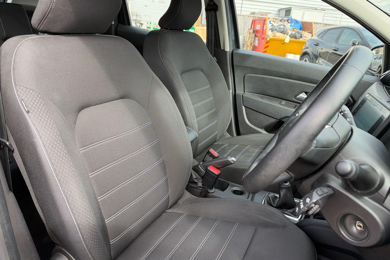 Dacia DUSTER Photo 16