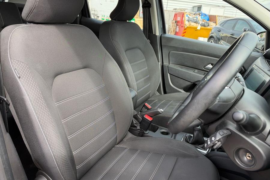 Dacia DUSTER Photo autoimg-98dadaa40b368017bd3ff1eb6ef9b09e15913647.jpg