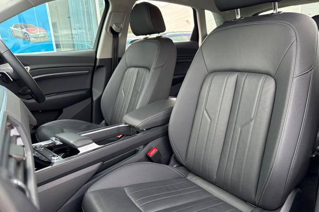 Audi Q8 Photo 25