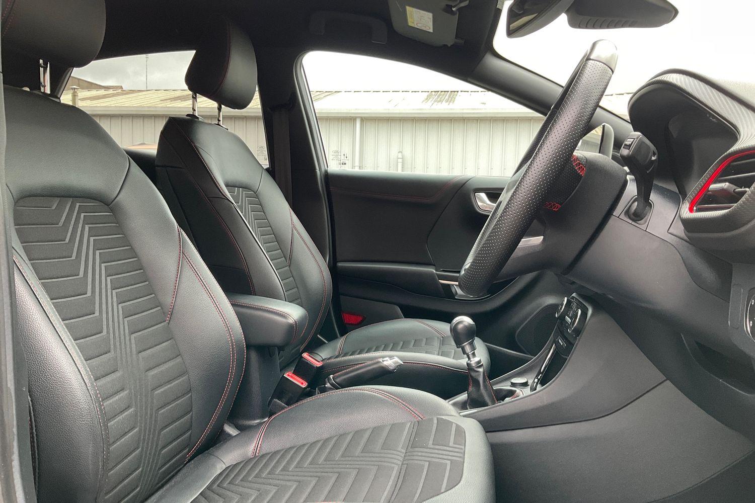 Ford PUMA Photo 16