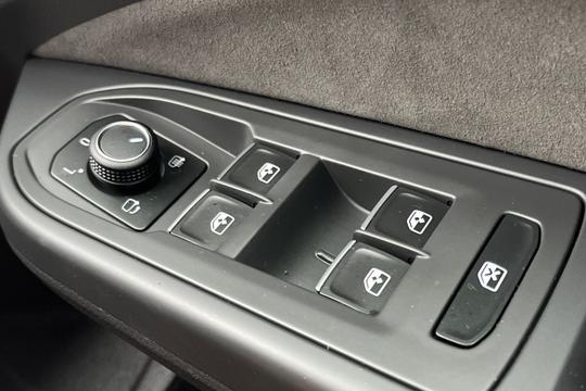 Volkswagen Golf Photo autoimg-98ddb96223b09d53266e6fcf266f54e9c75a9137.jpg
