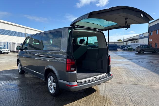 Volkswagen Transporter Shuttle Photo 32