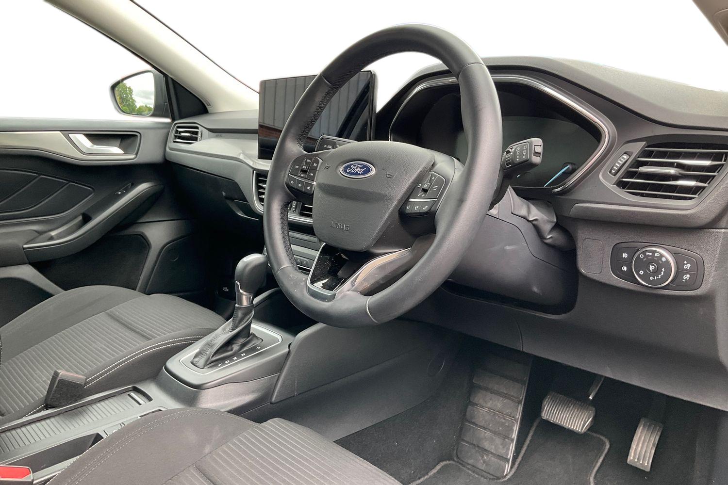 Ford Focus Photo 8