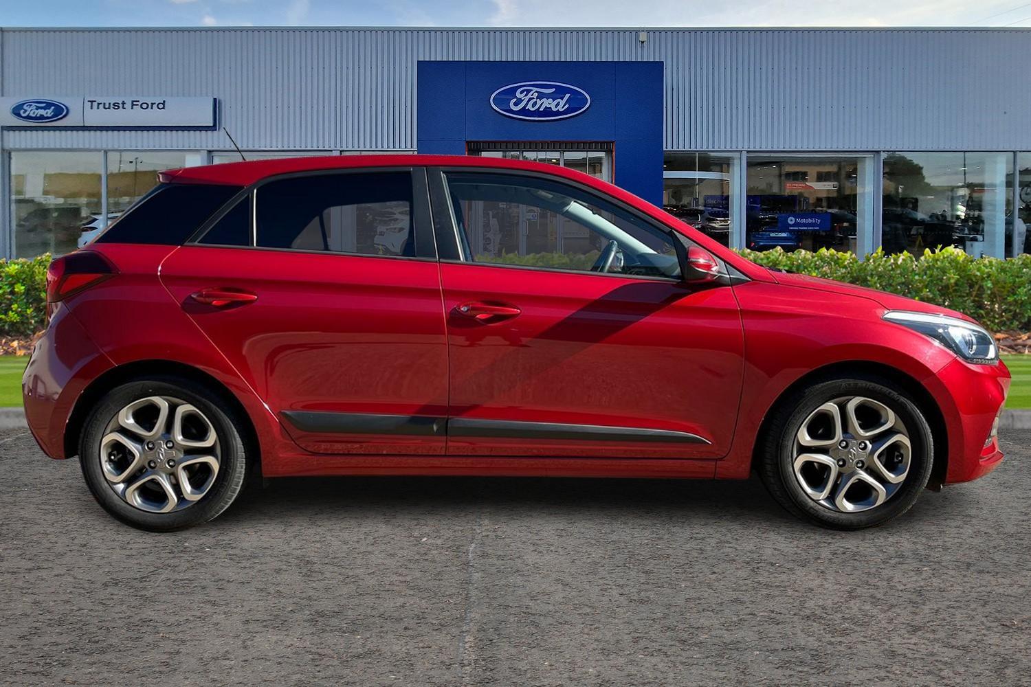 Hyundai i20 Photo 2