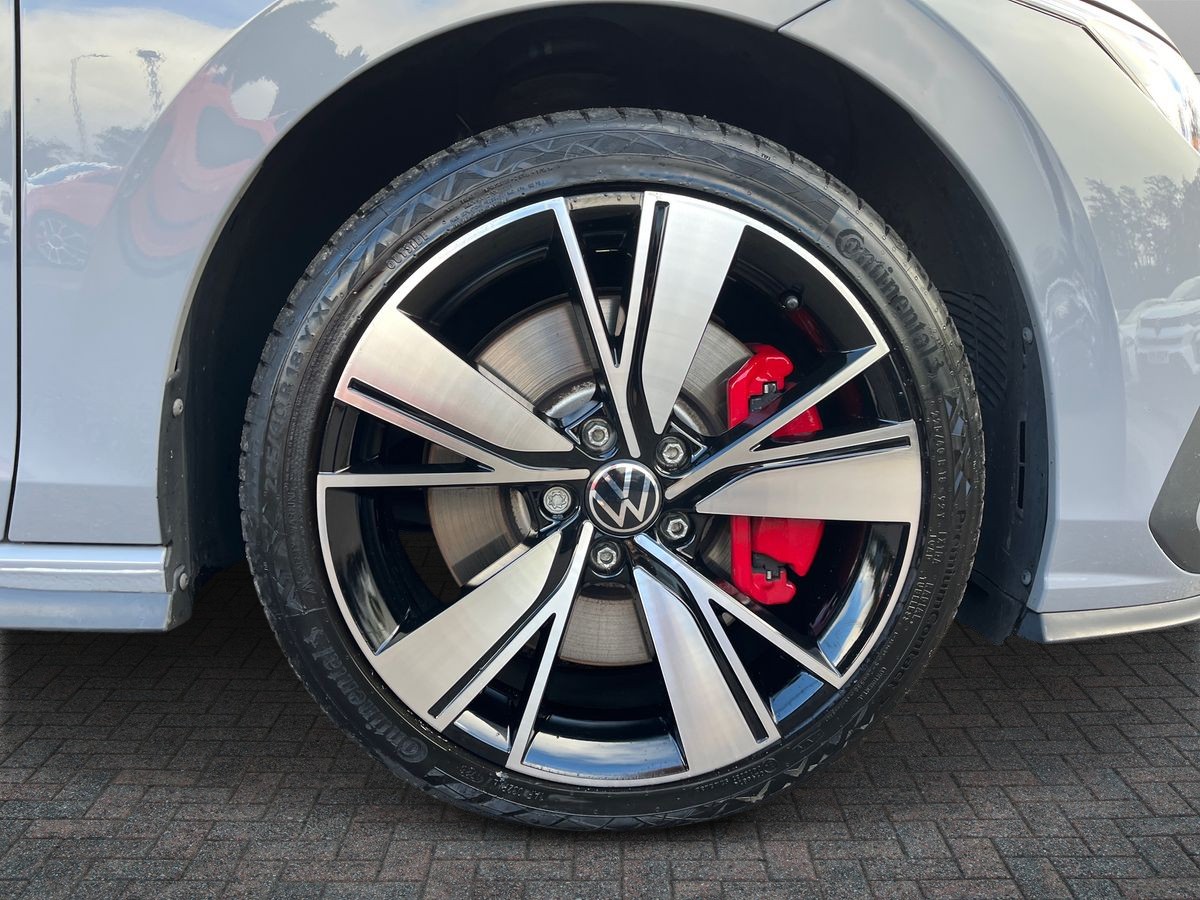 Volkswagen Golf Photo 8