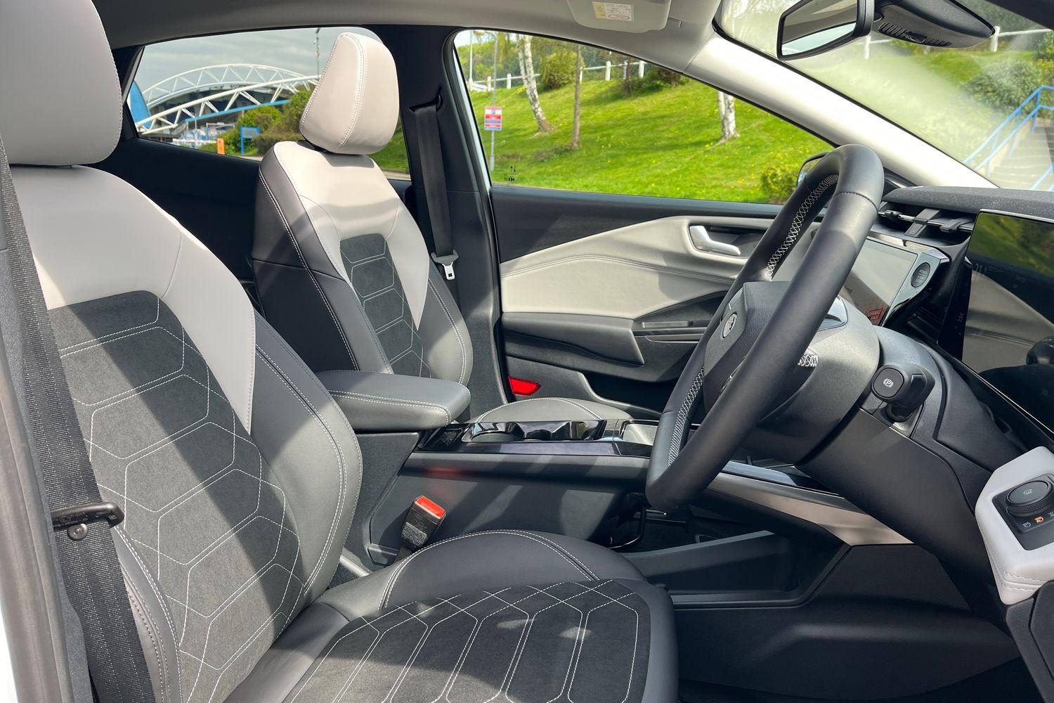 Ford Puma Gen-E Photo 16