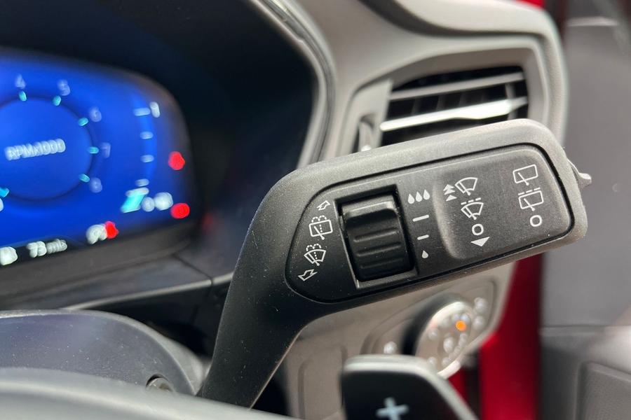 Ford FOCUS Photo autoimg-98e3f8535adea8ecfc13c6ce9d1ade6e08ce7552.jpg