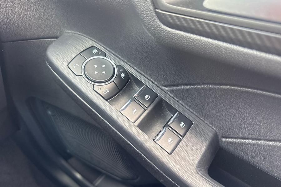 Ford KUGA Photo autoimg-98eb1b44c727dbb5b9099f49a950d7f04c4da4e3.jpg