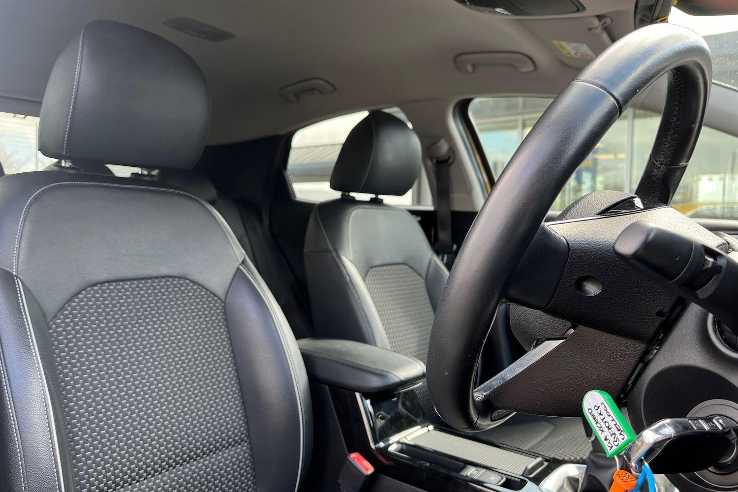 Kia XCEED Photo 16