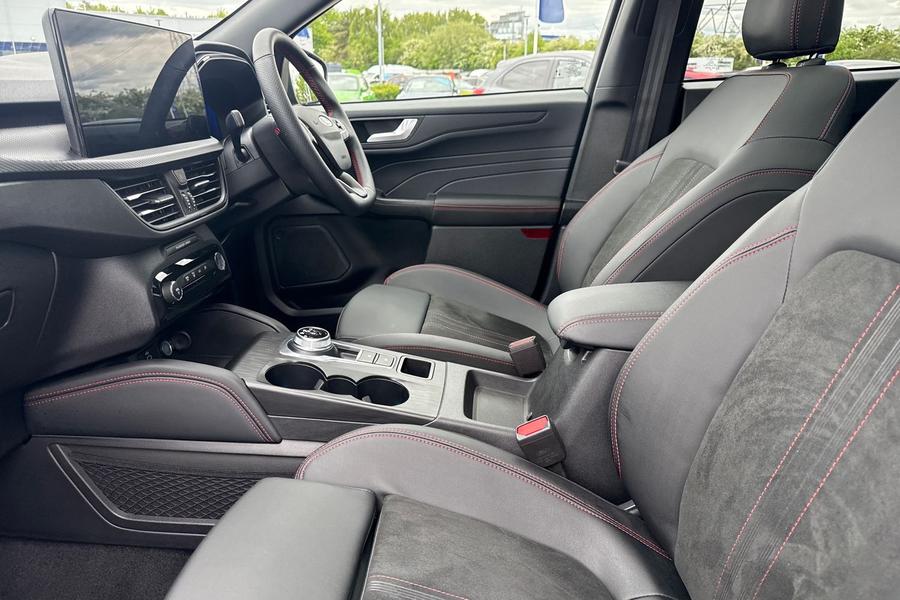 Ford KUGA Photo autoimg-98f1c6e373ce245524bd231c6a237719579947e1.jpg