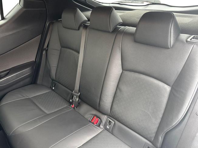 TOYOTA C-Hr Photo 9