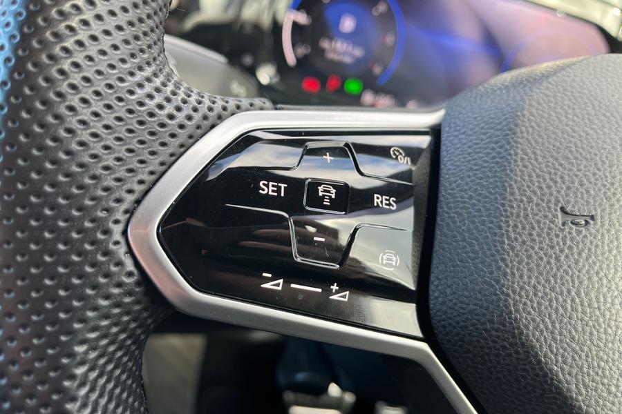 Volkswagen Golf Photo autoimg-98f5658fff7f71859fb9b846a43a9aea67c54280.jpg