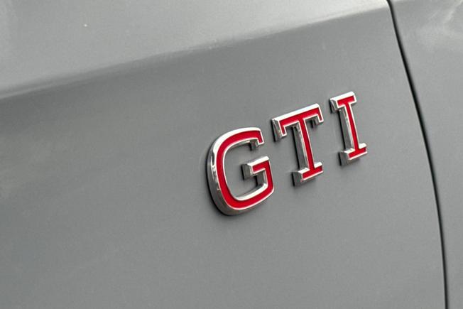 Volkswagen Golf Photo 49
