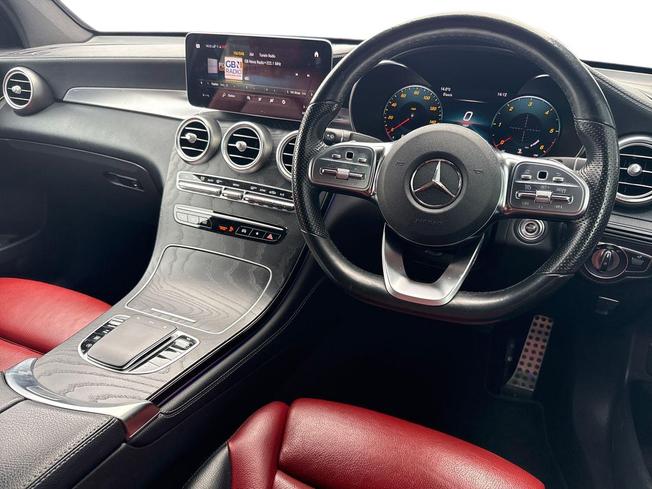 MERCEDES-BENZ GLC Photo 11