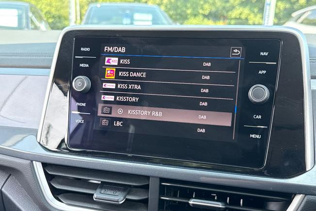 VOLKSWAGEN T-Roc Photo 13