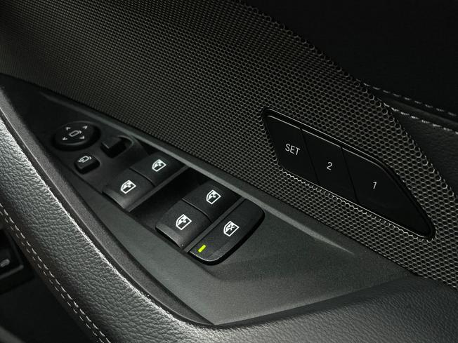 BMW I4 Photo 37
