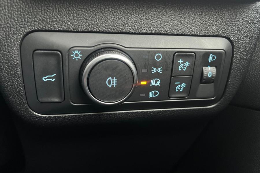 Ford KUGA Photo autoimg-9905353ed9d7f7bb45abc3d0952ca70ba7195b44.jpg