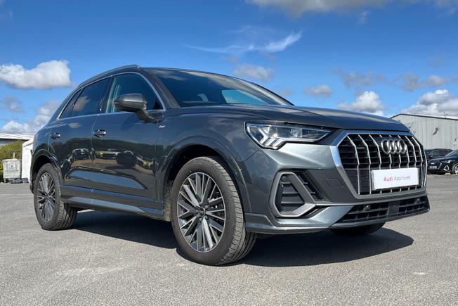 AUDI Q3 Photo 24