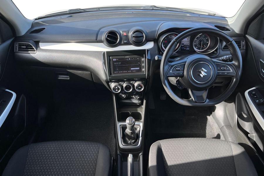 Suzuki SWIFT Photo autoimg-990a088fa16072afdf45ffa99a809994c7a7e995.jpg