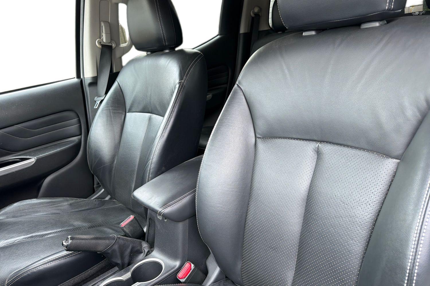 Mitsubishi L200 Photo 9