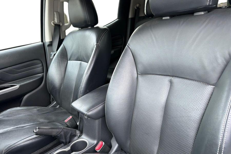 Mitsubishi L200 Photo autoimg-990ab34666a4df2e3092f81c32b99e2eae621ef5.jpg
