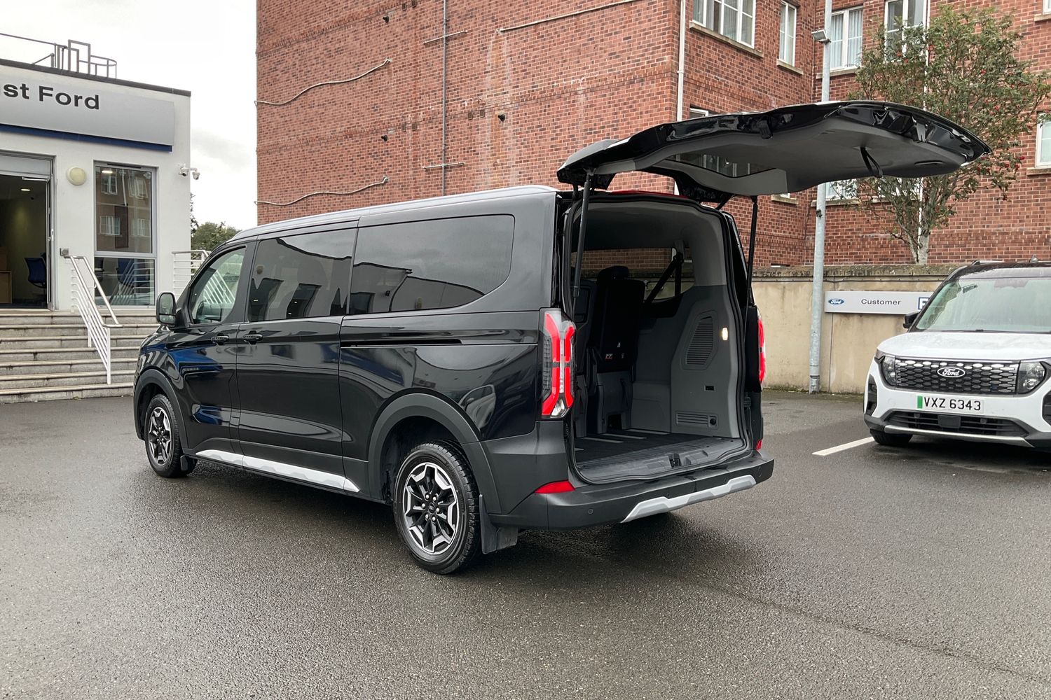 Ford TOURNEO CUSTOM Photo 6