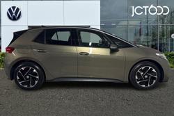 VOLKSWAGEN ID.3 Photo 4