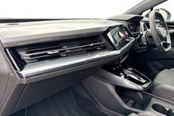 Audi Q4 Photo 2