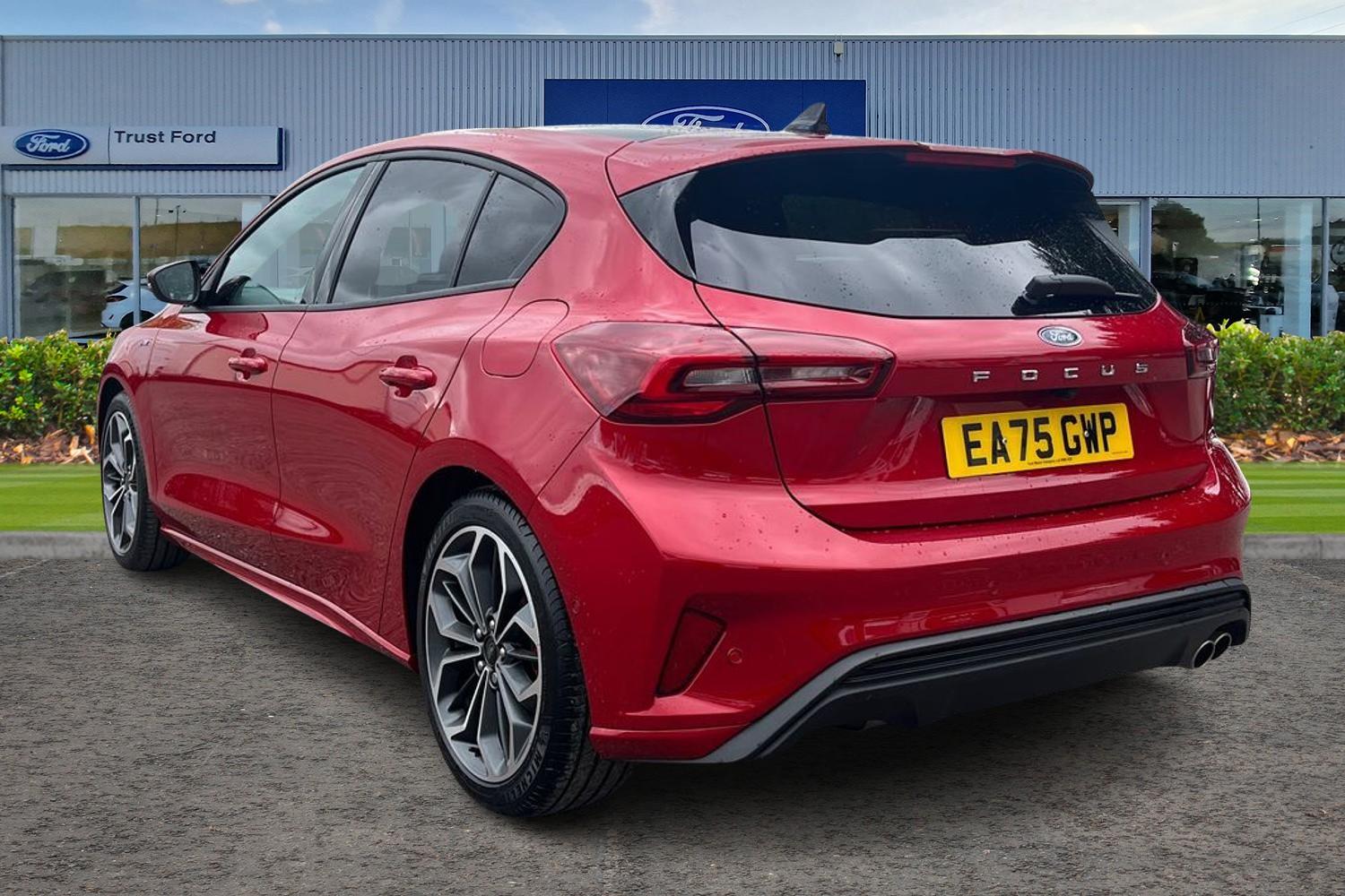 Ford FOCUS Photo 1