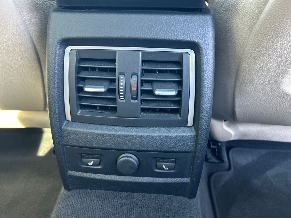 BMW 3 Series Photo 26