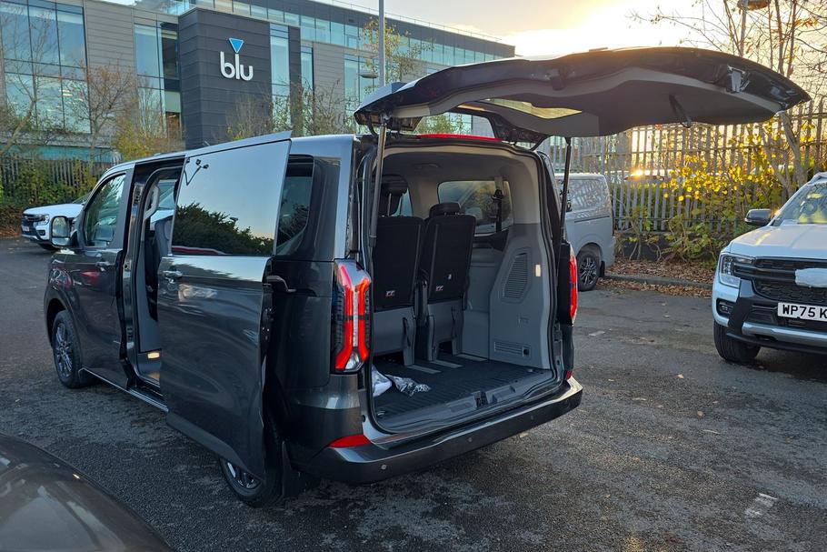 Used Ford E-TOURNEO CUSTOM WR75NLT 7