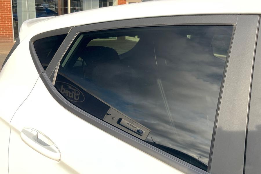 Ford FIESTA Photo autoimg-9919b594cba808fa783801b0c8ed968c6f4b9245.jpg