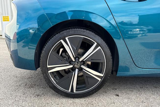 PEUGEOT 308 Photo 21