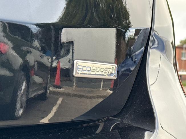 FORD Focus Photo 33
